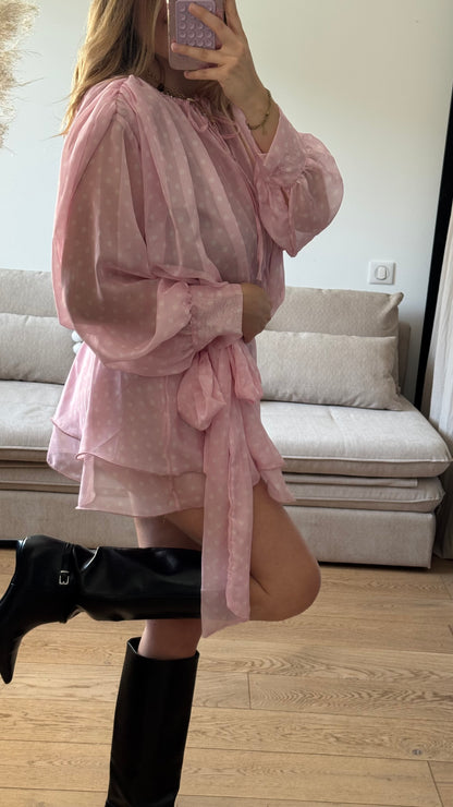 Robe rose à volants